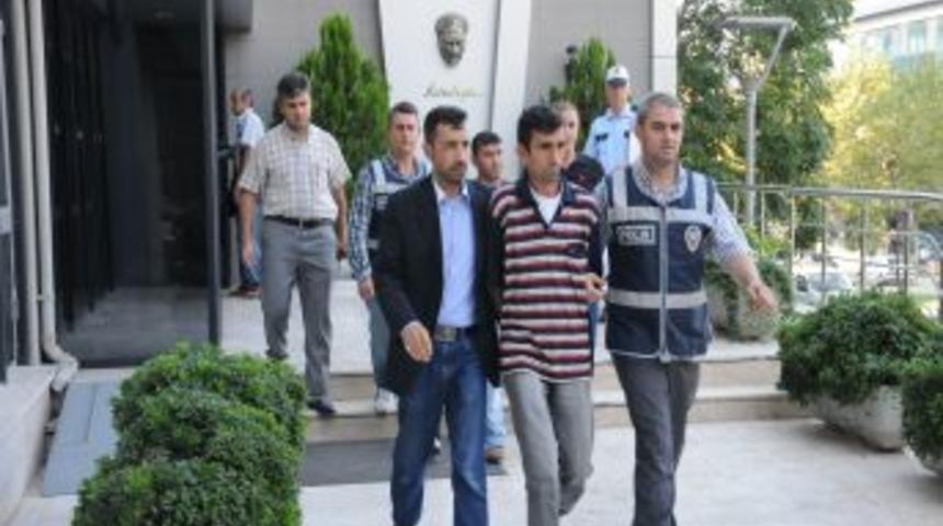 Yaşlı kadınları hedef alan 2 kapka&ccedil;&ccedil;ı tutuklandı