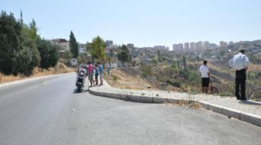 20 metreden u&ccedil;uruma yuvarlanan arabadan sağ &ccedil;ıktılar