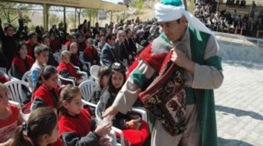 Kırşehir ve Aksaray valileri yarım saat &ccedil;ile &ccedil;ekti