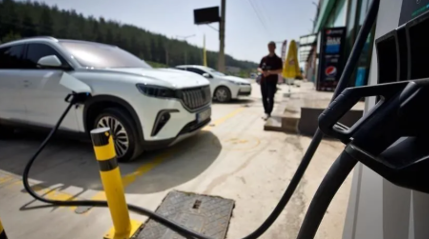 T&uuml;rkiye yollarındaki elektrikli otomobil sayısı 470 bini ge&ccedil;ti