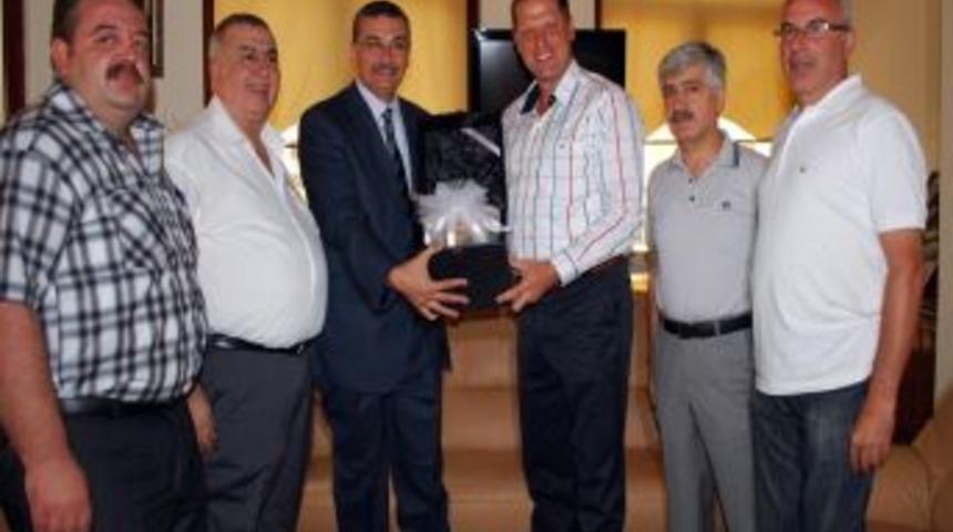 Vali G&uuml;ven&ccedil;, kurumlara veda ziyaretinde bulundu