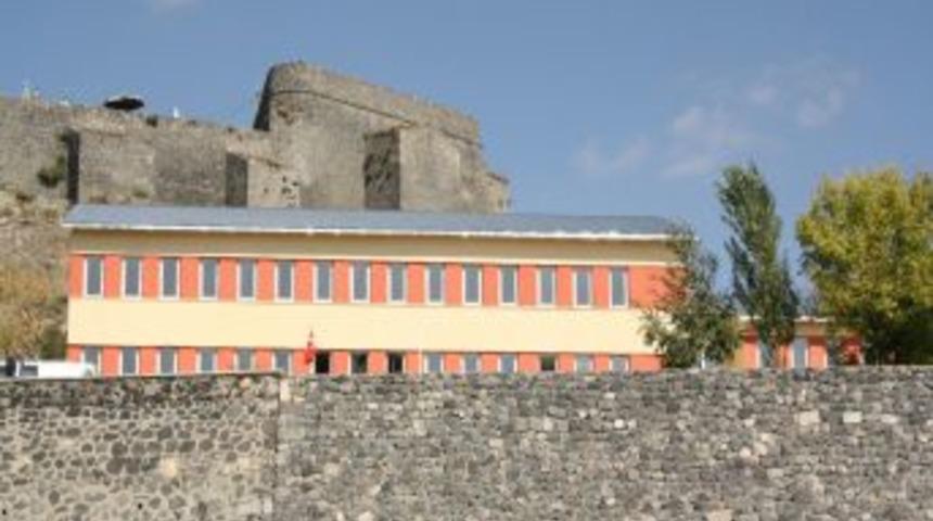 Kars Beylerbeyi Sarayı ilgisizlik kurbanı