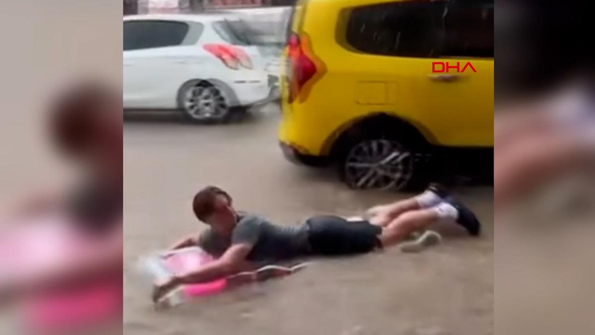 Sel sularında rafting eğlencesi! G&ouml;r&uuml;nt&uuml;ler Fethiye den 4