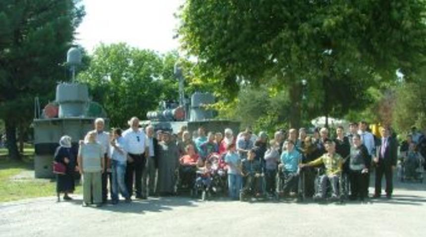 Engelliler donanmayı ziyaret etti