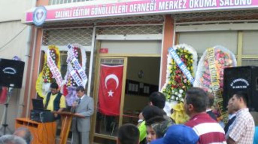 Salihli Eğitim G&ouml;n&uuml;ll&uuml;leri Derneği fakir &ouml;ğrencilerin umudu oldu