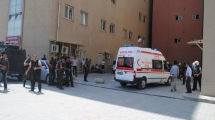 Mayın patlamasında kalbi duran polis, hayata d&ouml;nd&uuml;r&uuml;ld&uuml;