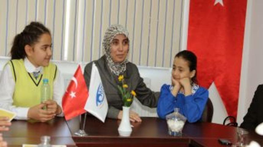 Bilgi Evleri &ouml;ğrencilerinden Somali'ye destek