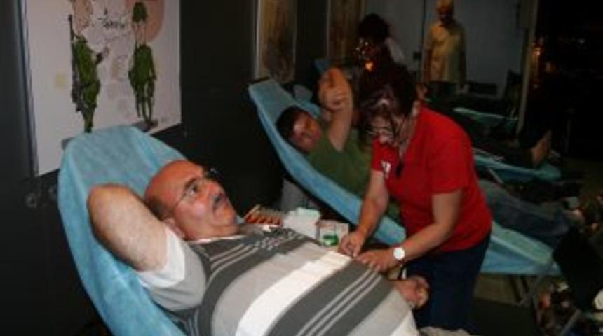 BASİAD üyeleri gece kan bağışında bulundu