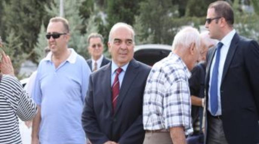 Koramiral Cora, ağabeyine son vazifesini '&ouml;zel izin'le yaptı