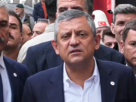 &Ouml;zg&uuml;r &Ouml;zel'den sert tepki! "Sen buradan git, gelme buraya"