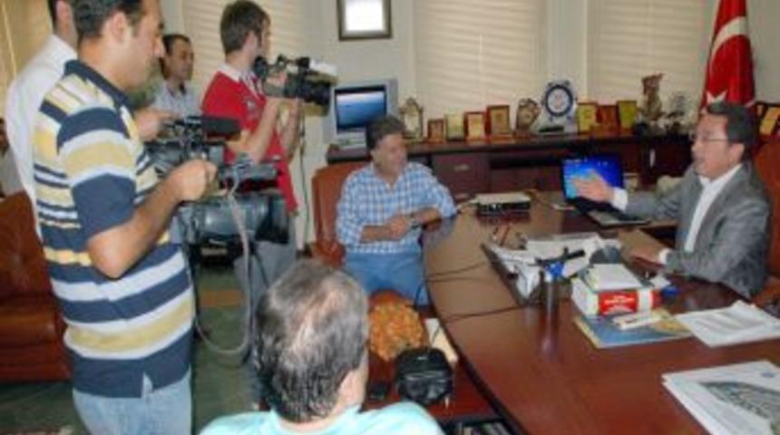 Başkan &Ouml;zt&uuml;rk'ten Adana Demirspor'a kombine bilet desteği