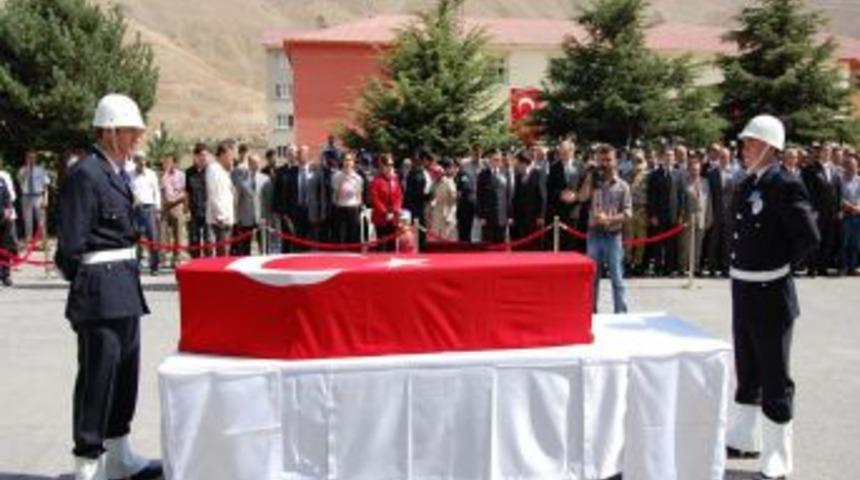 Emniyet Genel M&uuml;d&uuml;r&uuml; Kılı&ccedil;lar: Ter&ouml;r&uuml;n amacı kardeşliğimizi zedelemektir