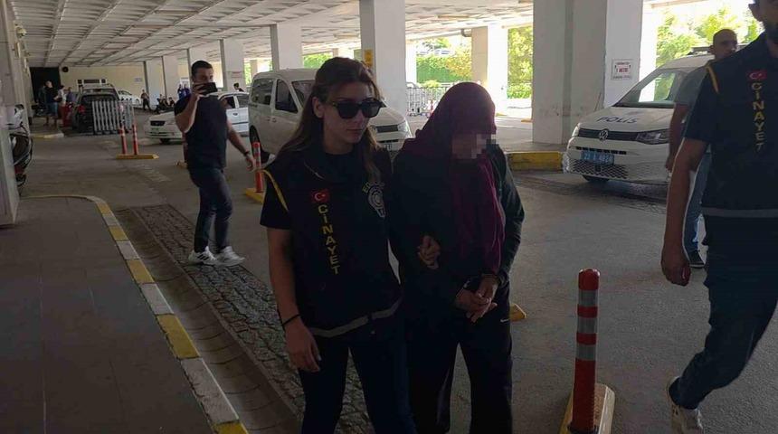 Yatak odasında &ouml;l&uuml; bulunmuştu, ş&uuml;pheli eş "Ben &ouml;ld&uuml;rmedim" dedi