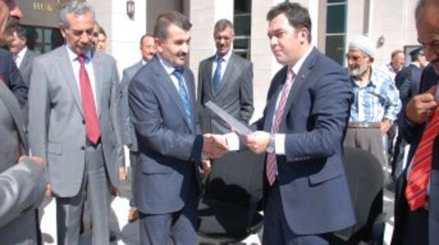 Cami yapımında görev alan din görevlileri başarı belgesi ile ödüllendirildi