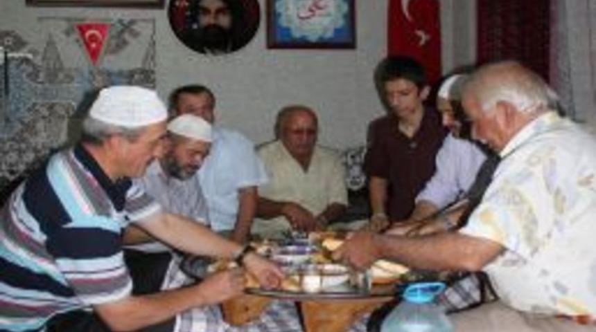 POLİAD ilk iftarını Alevi cemaatine verdi