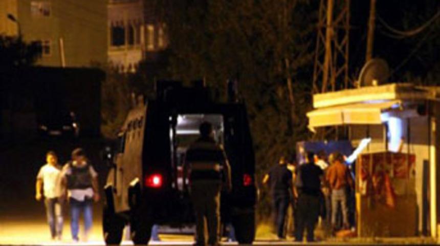 Polise hain tuzak; 1 yaralı