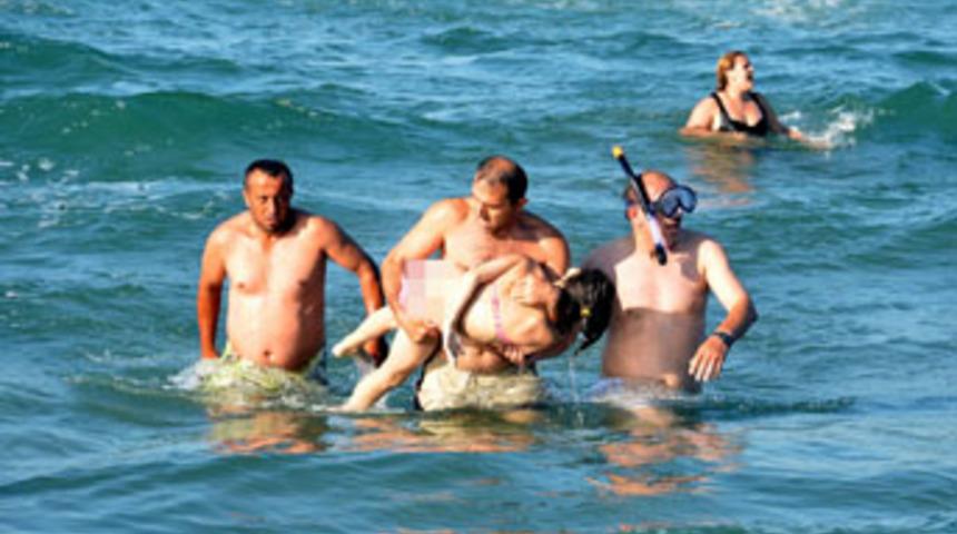 İki kız kardeş, ölüme kulaç attı