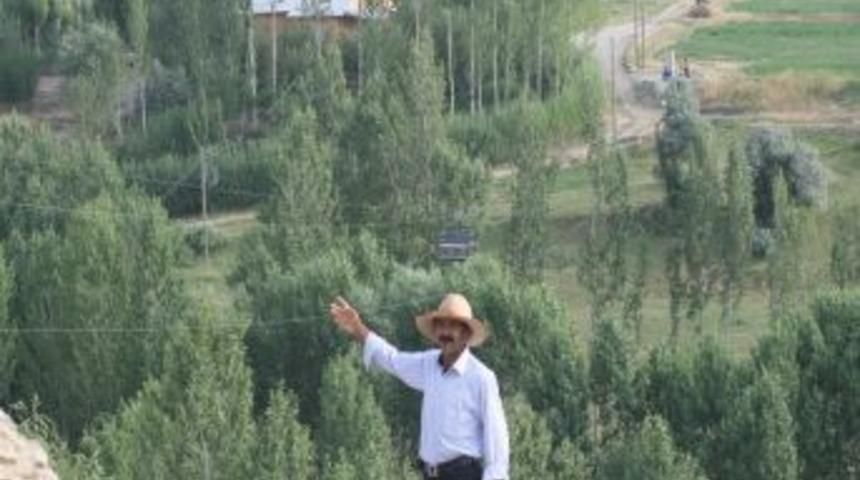 Karadeniz'deki teleferik sistemini Van'a getirdi, tarlasına bir dakikada gidiyor