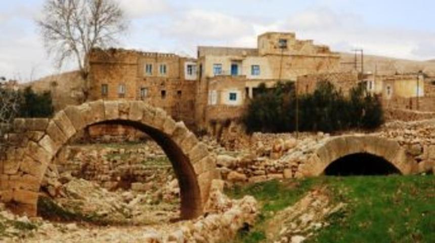 Vali Ayvaz: Babil ve Pers imparatorluğun saklı kentini g&uuml;n ışığına &ccedil;ıkarıyoruz