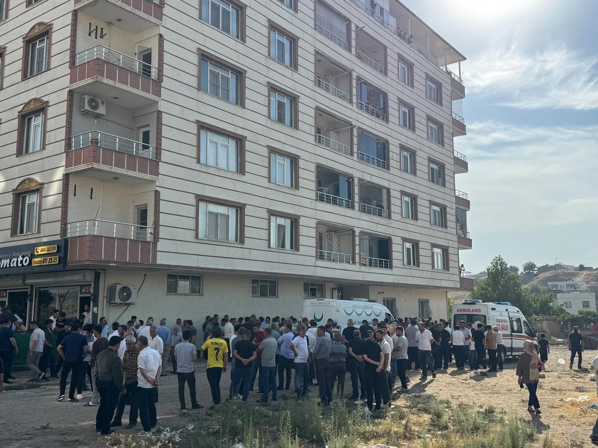 Batman da aile faciası! Bıçakla eşi ve 2 çocuğunu katledip intihar etti 3