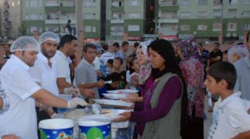 G&ouml;n&uuml;l K&ouml;pr&uuml;s&uuml;'nden geleneksel Ramazan eğlencesi
