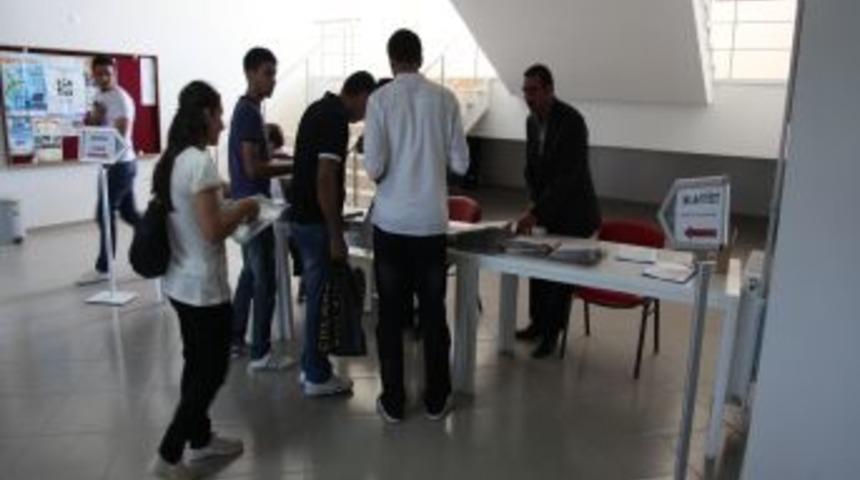 Ağrı İbrahim &Ccedil;e&ccedil;en &Uuml;niversitesi'nde kayıtlar s&uuml;r&uuml;yor