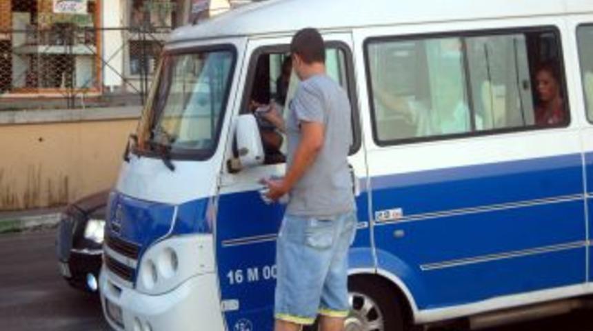 Has Partili gen&ccedil;lerden, iftara yetişemeyenlere su