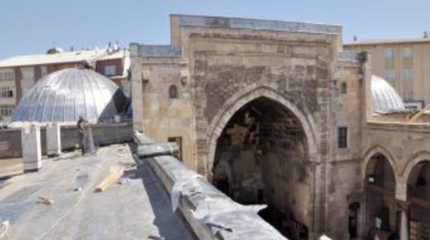 Buruciye Medresesi&rsquo;nin &ccedil;atısı yenilendi