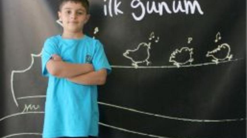 Ağrılı başarılı &ouml;ğrenci eğitimini Dar&uuml;şşafaka&rsquo;da s&uuml;rd&uuml;recek