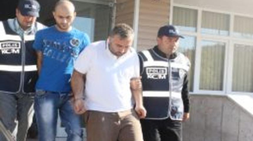 Yol &uuml;zerinde 15 kilo esrar ele ge&ccedil;irildi