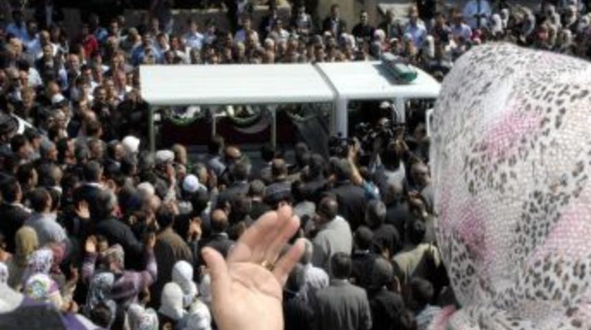 Şehit polis baba ocağında