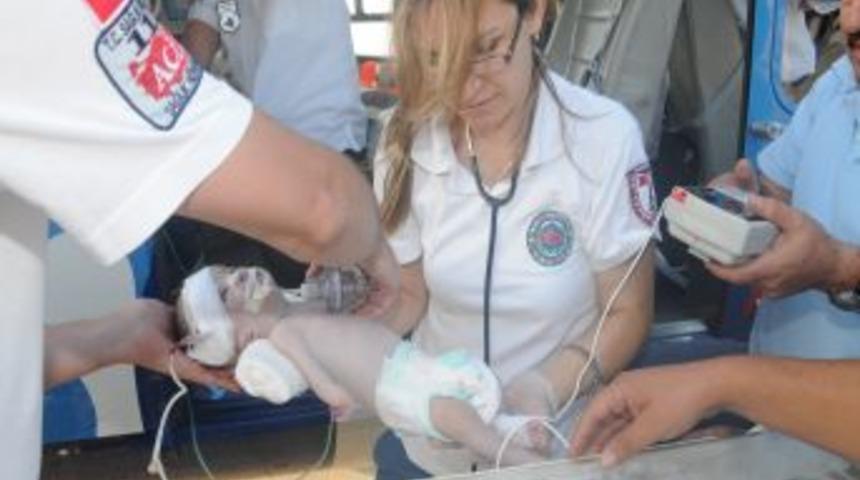 4 aylık Mustafa bebek, ambulans helikopterle Eskişehir'e sevk edildi