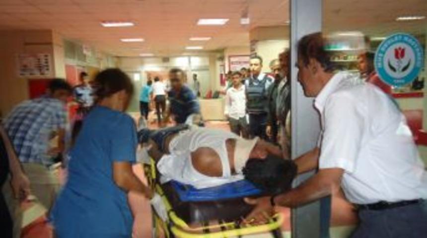 Minib&uuml;s şarampole yuvarlandı: 11 yaralı