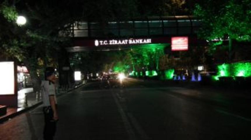 Bakanlıklar'daki ş&uuml;pheli torba paniğe yol a&ccedil;tı