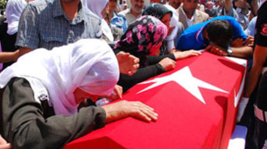 Şehit polis i&ccedil;in g&ouml;zyaşları sel oldu