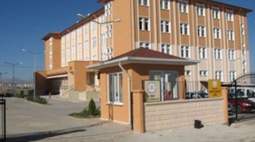 Zirveyi kaptırmadı