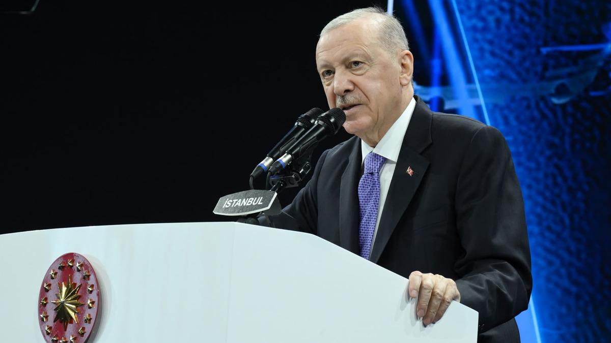 Cumhurbaşkanı Erdoğan ın talimatıyla İstanbul Havalimanı nda 4. pistten ilk u&ccedil;ak havalandı: "Tarihi bir adım" 1
