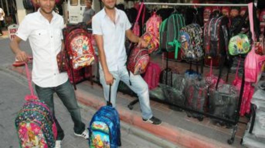 Okul &ouml;ncesi kırtasiyeciler hareketlendi