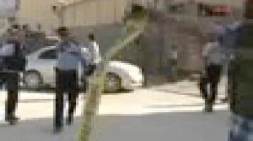 Hakkari'de silahlı saldırı: Polis memuru şehit oldu