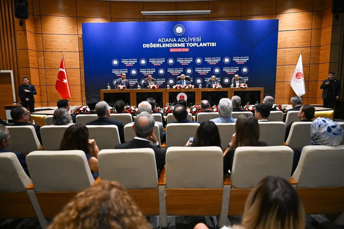 Adalet Bakanı Gürlek, Adana Adliyesi nde hakim ve savcılarla bir araya geldi 2