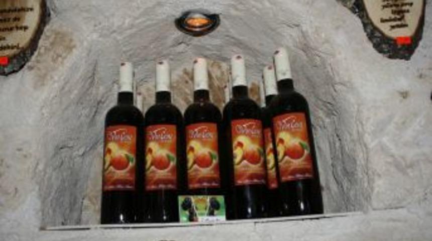 Turistlerin yeni g&ouml;zdesi meyve şarapları