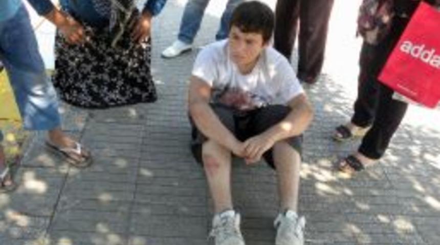 Hareket halindeki trene binmeye &ccedil;alışan gen&ccedil;, &ouml;l&uuml;mden d&ouml;nd&uuml;