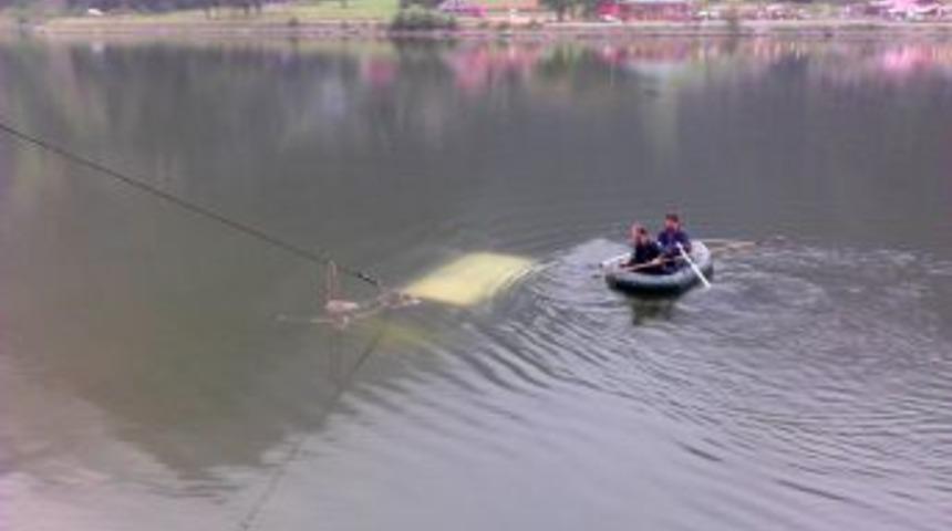 Minib&uuml;s Uzung&ouml;l'e d&uuml;şt&uuml;; 1 &ouml;l&uuml;