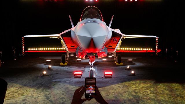 Almanya ilk F-35 savaş uçağını ABD'de teslim aldı: Yeni bir dönem başlıyor
