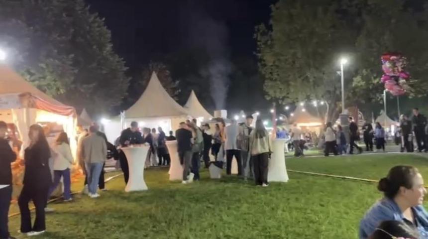 Bursa Gastronomi Festivali'nde akşam yoğunluğu