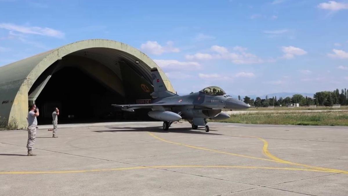 F-16 lar Amasya dan Karadeniz e havalandı 1