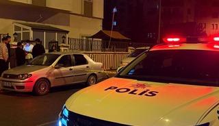 Husumetlisinin babasına ait otomobili kurşunladılar