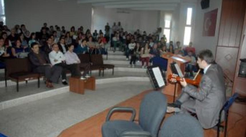 GO&Uuml;'de ney ve gitar dinletisi