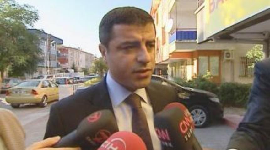 BDP'li Demirtaş: Ka&ccedil;ırılan &ouml;ğretmenler konusunda yapacak bir şey yok