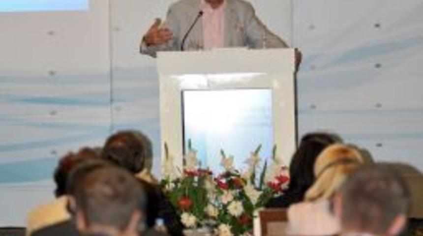 Hisarcıklıoğlu: Pakistan&rsquo;ı Avrupa&rsquo;ya bağlayacak demiryolu &uuml;zerinde &ccedil;alışıyoruz